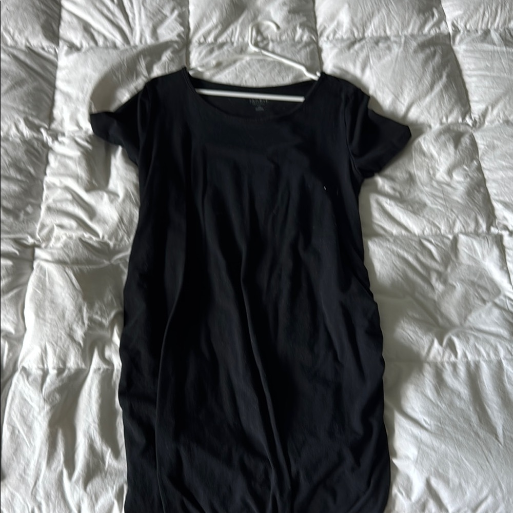 Isabel Maternity by Ingrid & Isabel Black Short Sleeve Dress